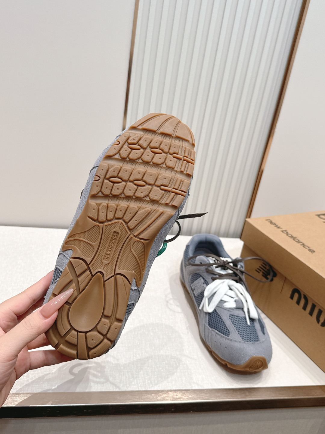 2026新色系  缪缪miumiu+new balance新百伦联名款  阿甘鞋 德训鞋 复古时尚  简