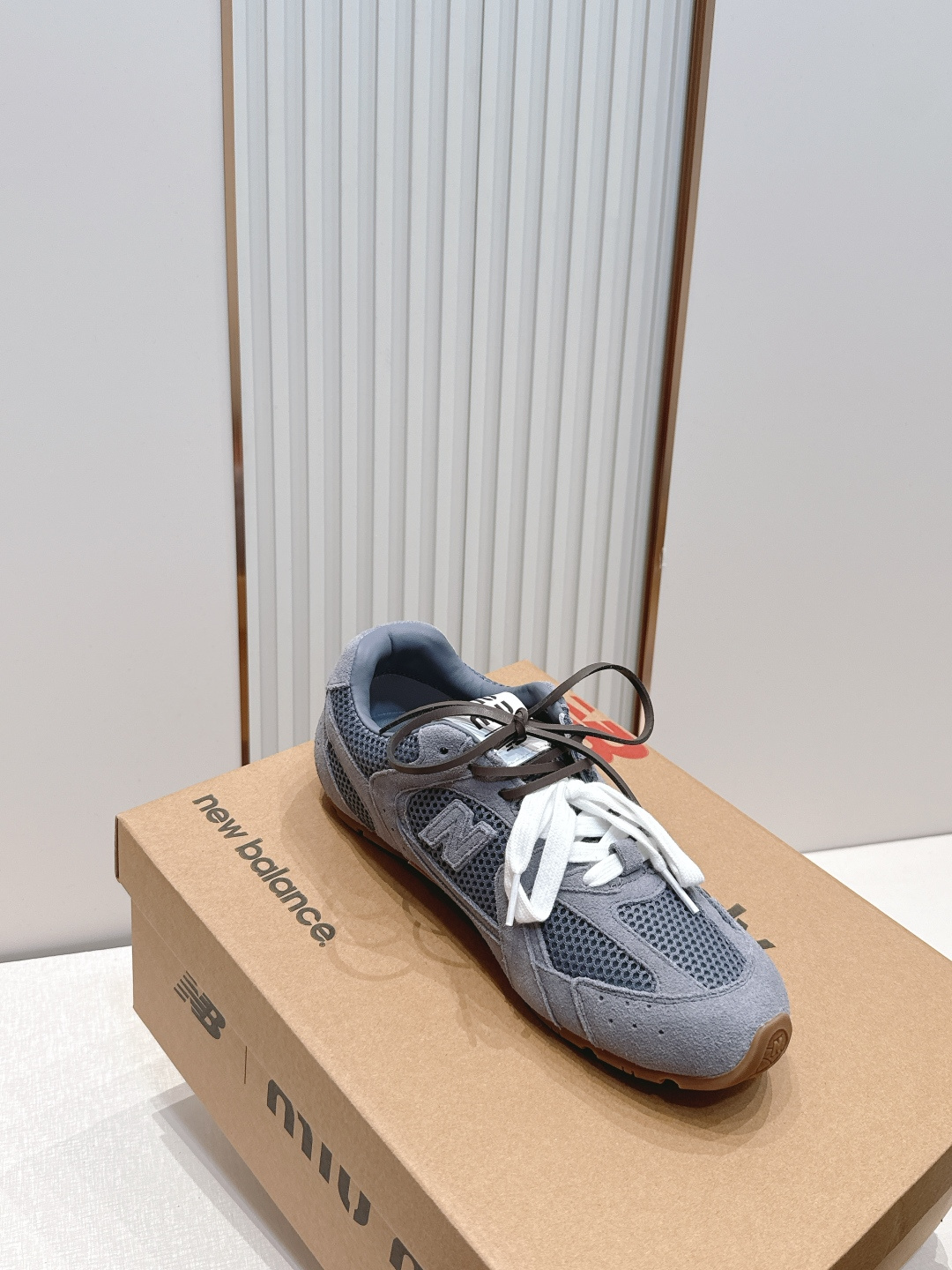2026新色系  缪缪miumiu+new balance新百伦联名款  阿甘鞋 德训鞋 复古时尚  简