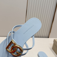 Dolce & Gabbana杜嘉班纳春夏最新款果冻凉拖超多明星网红种草 鞋面上的镂空立体DG字母标识 Dolce & Gabbana杜嘉班纳春夏最新款果冻凉拖超多明星网红种草 鞋面上的镂空立体DG字母标识