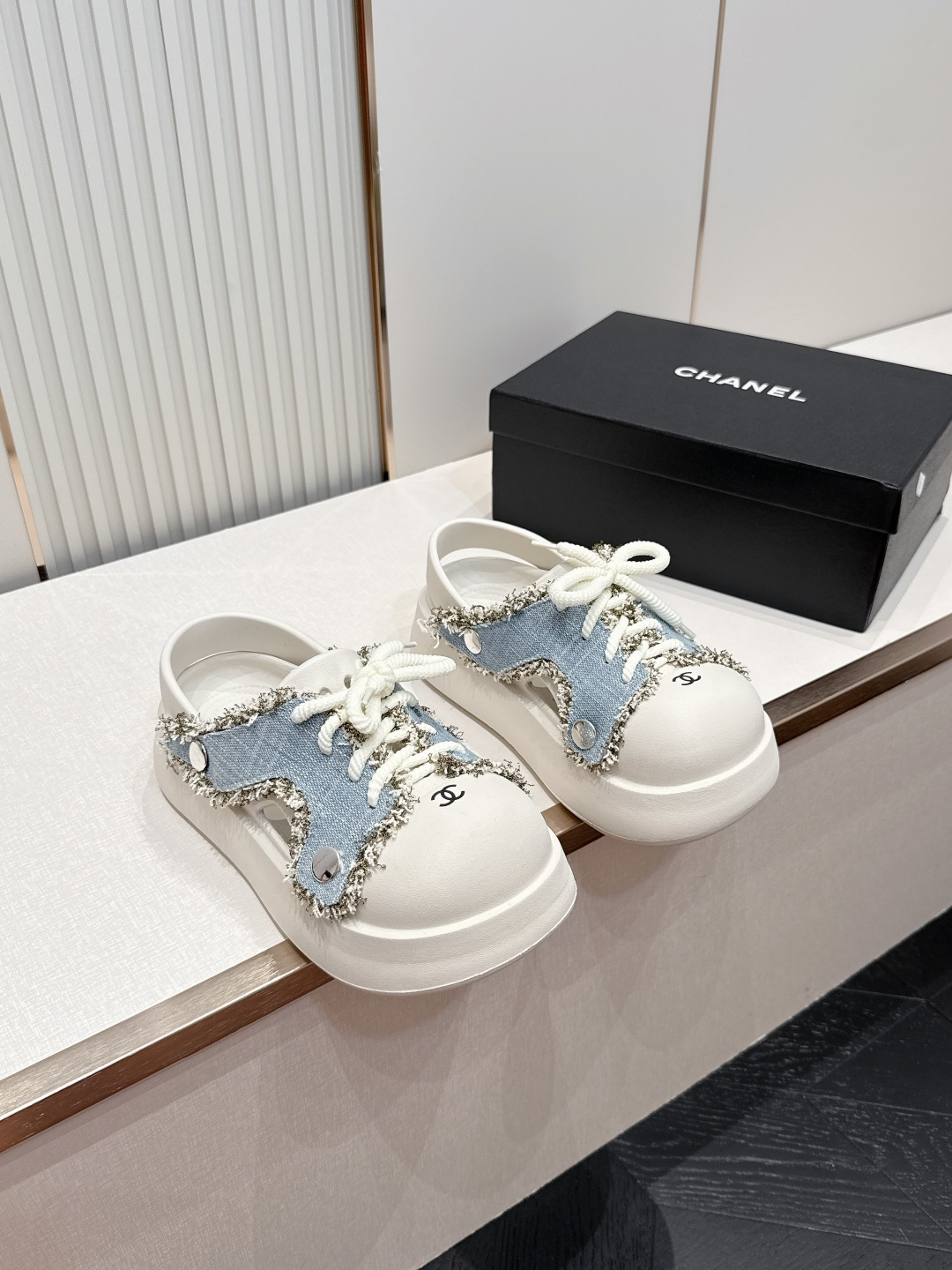 NO:873866,Chanel Chanel's new thick-soled bread shoes, sandals and slippers, round, ugly and cute, so cute, rocking shoes are sweeping across the new year this year ~ really super hot' absolute highlight, pvc size 35-40 (customized to 40), sandals, chanel, chanel, sandals, slippers19860909Chanel 香奈乎 新款 厚底面包鞋 凉鞋拖鞋 圆嘟嘟 丑荫丑萌的 好可爱 摇摇鞋 今年从新席卷而来～真的超级火爆”绝对亮点 pvc 码数35-40（40定做）,凉鞋,chanel,chanel,sandals,slippers,Women's Shoes