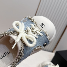 Chanel 香奈乎 新款 厚底面包鞋 凉鞋拖鞋圆嘟嘟 丑荫丑萌的 好可爱 摇摇鞋 今年从新席卷而来~真 Chanel 香奈乎 新款 厚底面包鞋 凉鞋拖鞋圆嘟嘟 丑荫丑萌的 好可爱 摇摇鞋 今年从新席卷而来~真