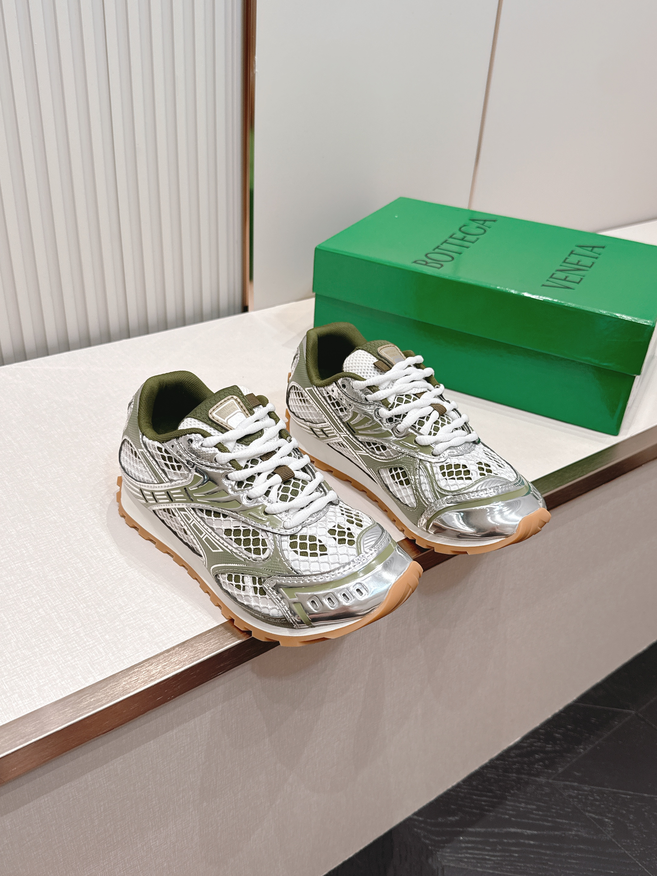 经典升级 加新色 全色系  情侣款  Bottega Veneta  BV Orbit设计师谢幕款 休闲