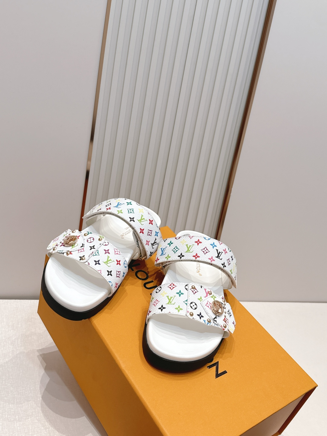 顶级版本 男士+10Louis vuitt..驴牌ss26 new arrival～好看的拖鞋LV X 