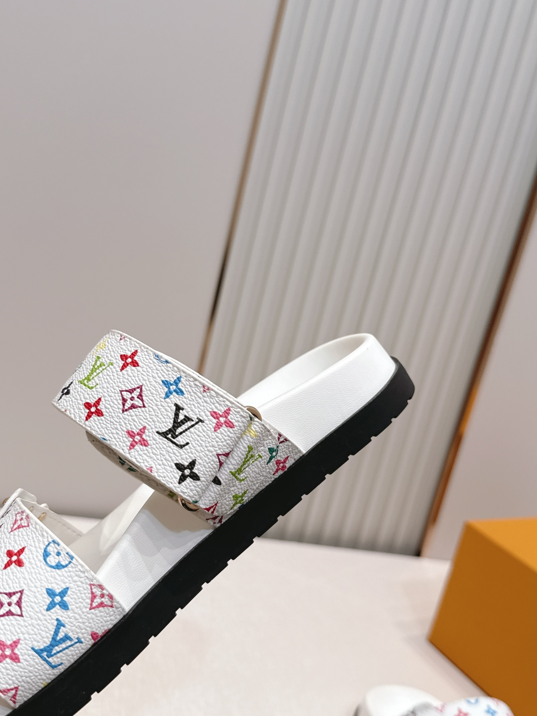 顶级版本 男士+10Louis vuitt..驴牌ss26 new arrival～好看的拖鞋LV X 