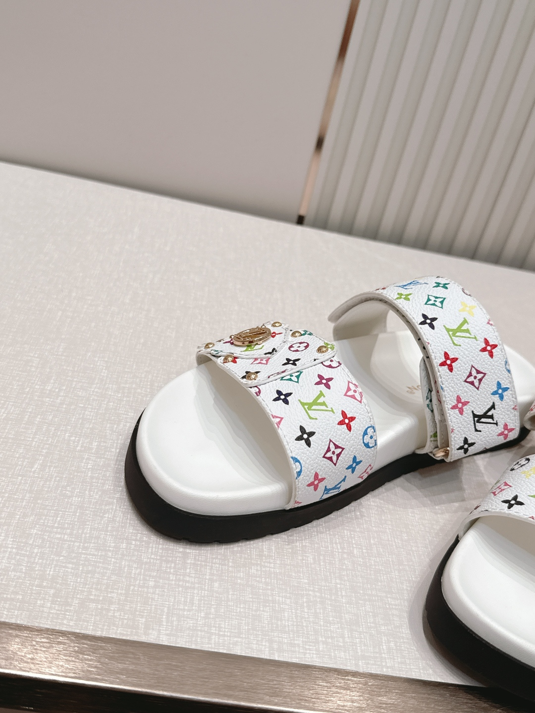 顶级版本 男士+10Louis vuitt..驴牌ss26 new arrival～好看的拖鞋LV X 