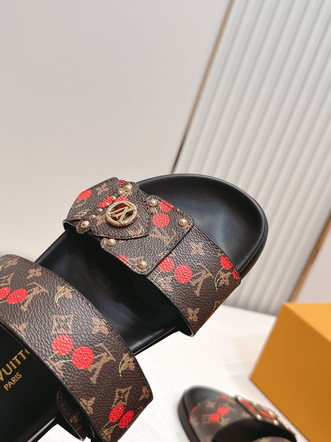 顶级版本 男士+10Louis vuitt..驴牌ss26 new arrival～好看的拖鞋LV X 