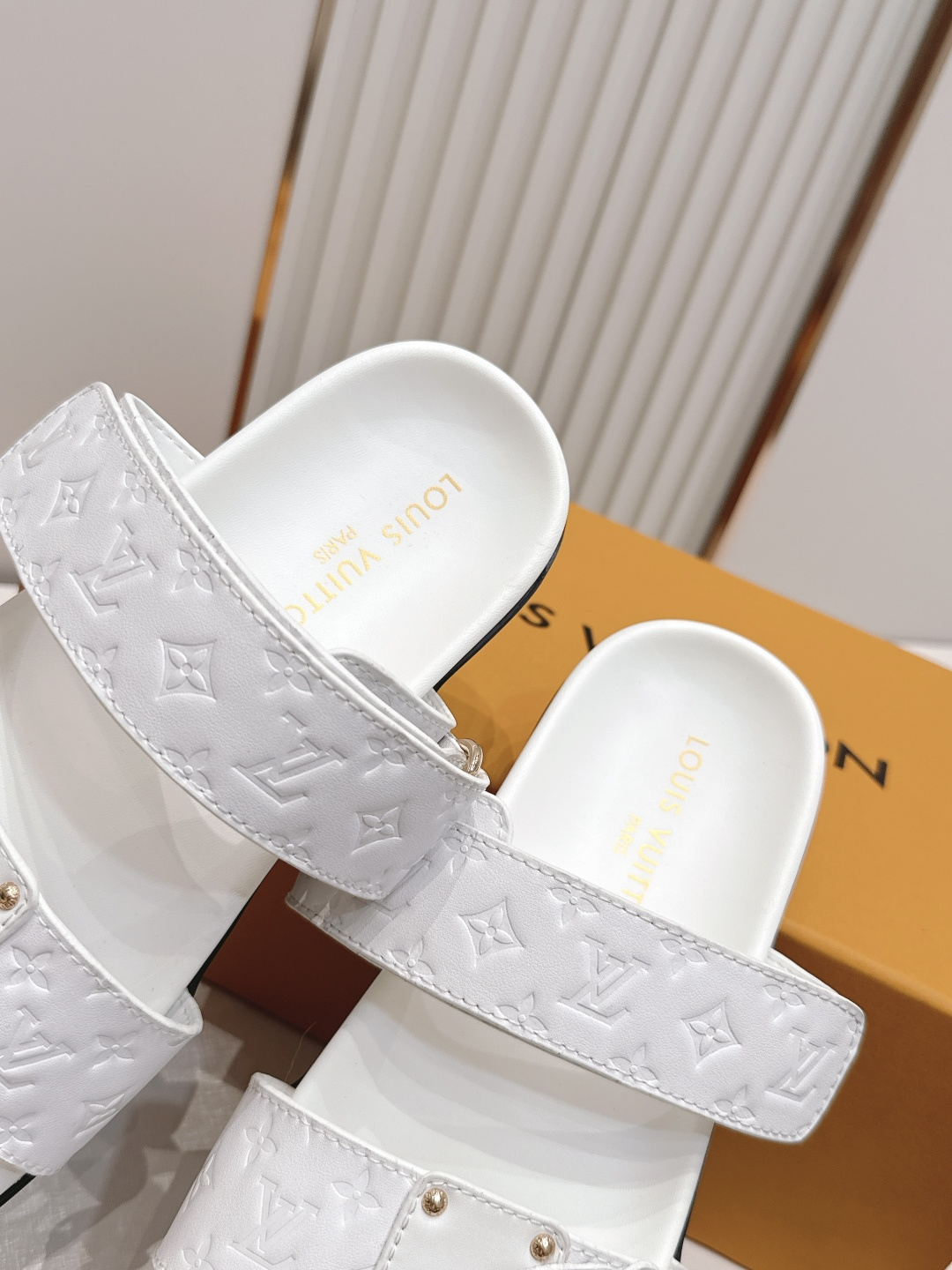 顶级版本 男士+10Louis vuitt..驴牌ss26 new arrival～好看的拖鞋LV X 