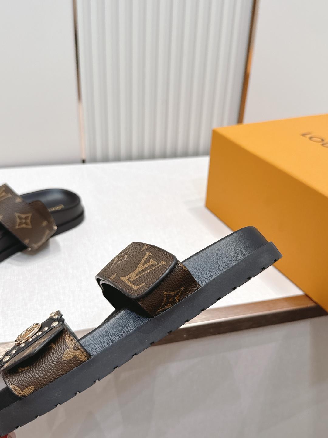 顶级版本 男士+10Louis vuitt..驴牌ss26 new arrival～好看的拖鞋LV X 