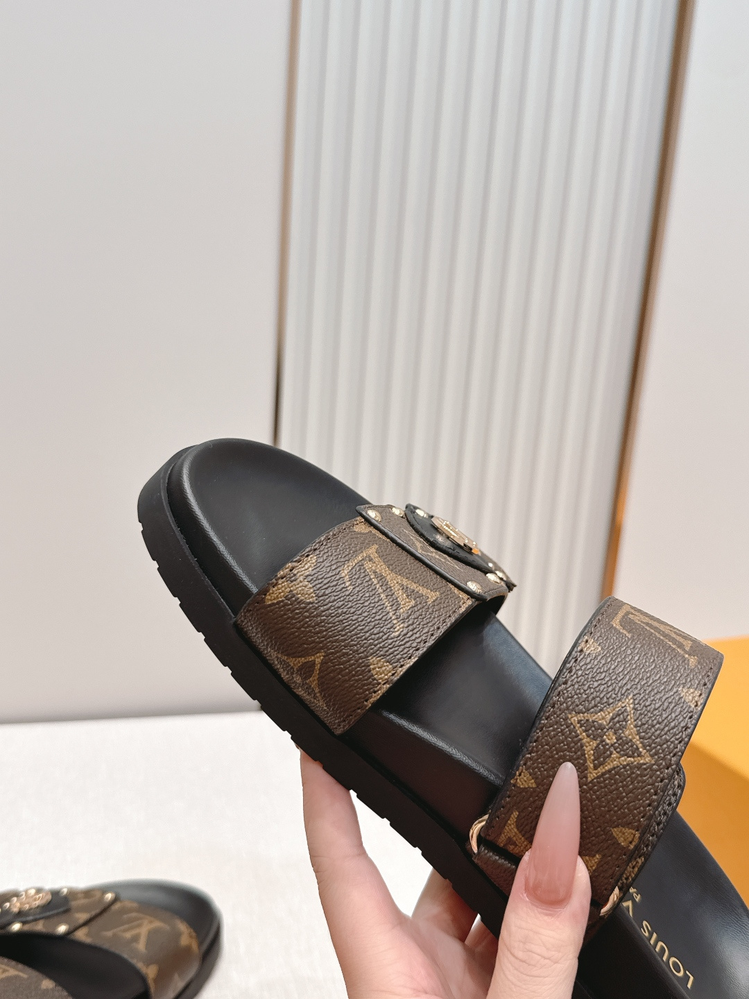 顶级版本 男士+10Louis vuitt..驴牌ss26 new arrival～好看的拖鞋LV X 