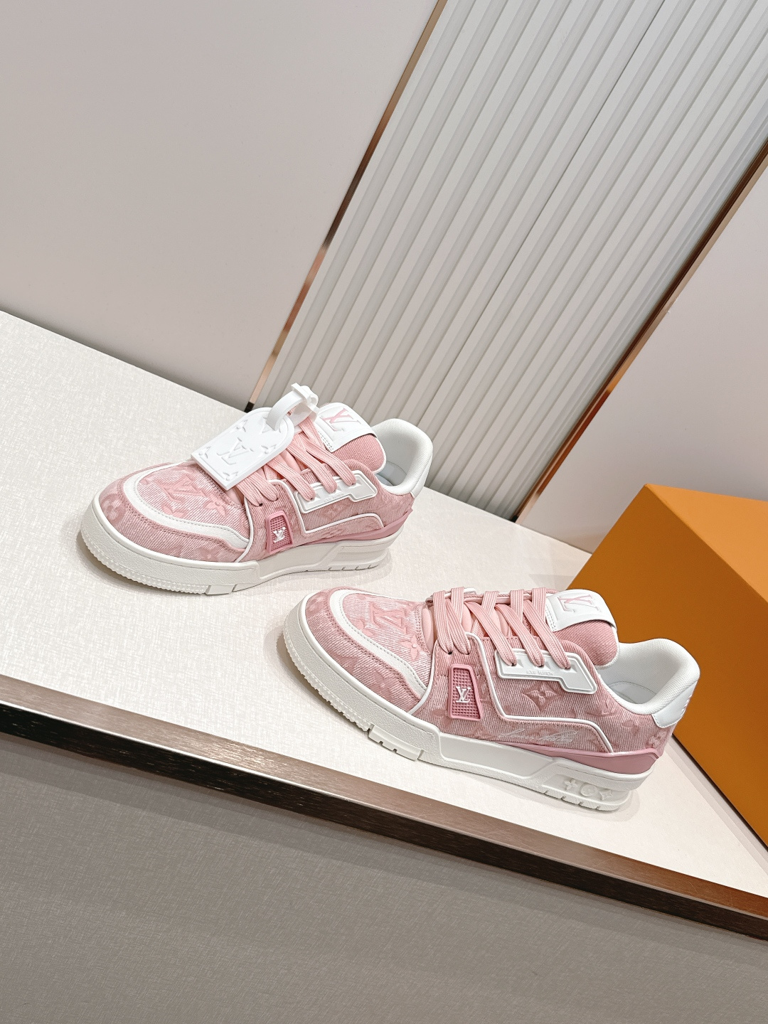 Louis Vuitton 26ss 驴家的爆款！trainer板鞋，每个人都必须入的款，绝不后悔！超级