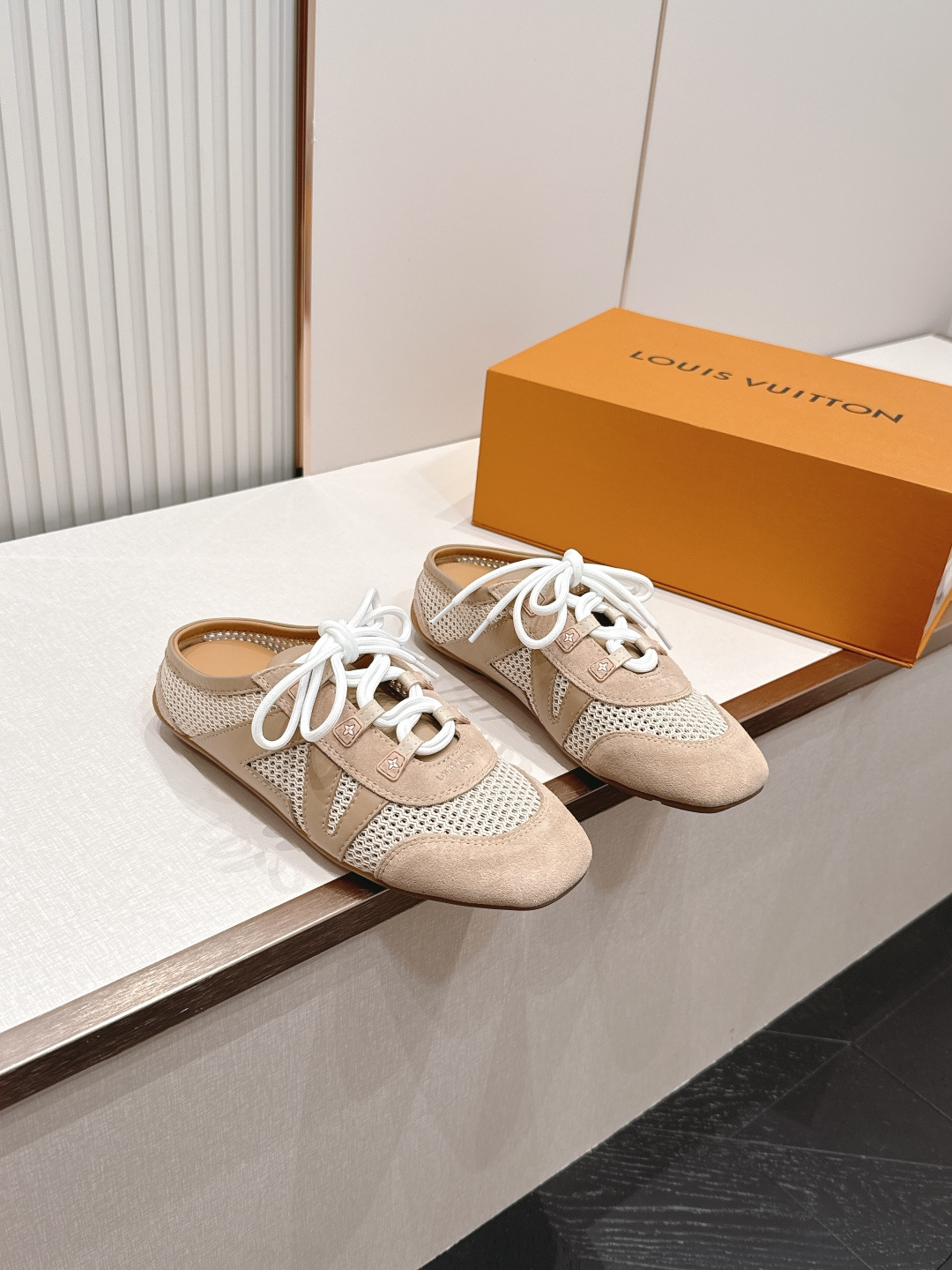 顶级版本： 半拖款Louis Vuitton路易威登驴牌春夏Sneakerina系列 芭蕾运动鞋 德训鞋