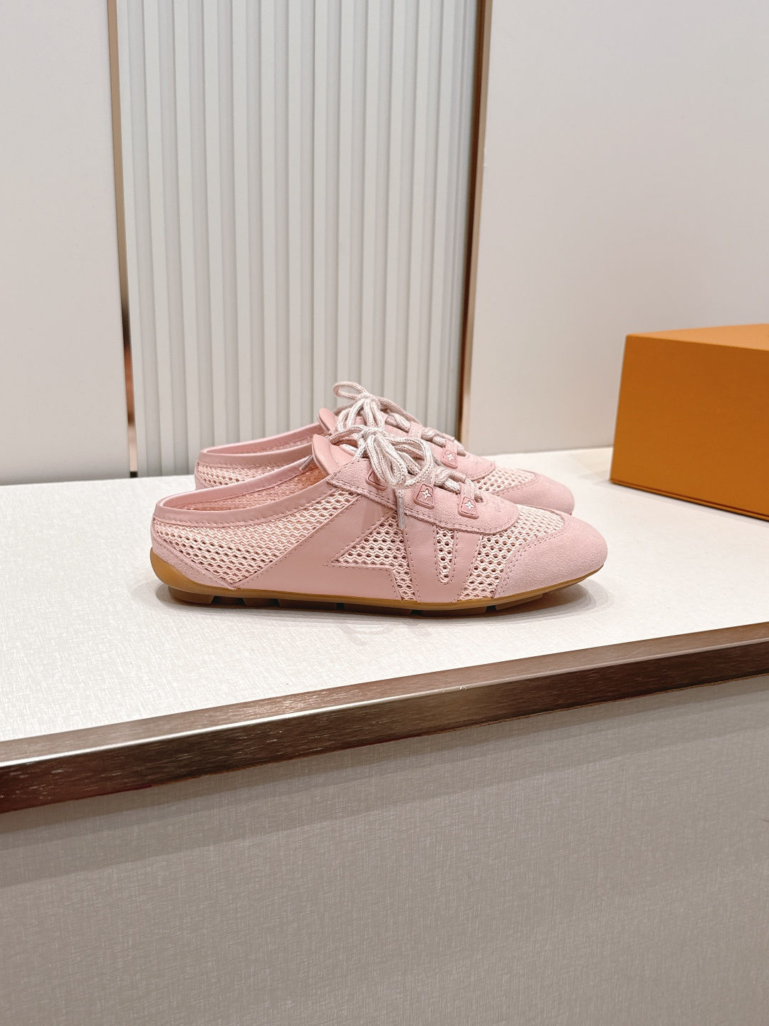 顶级版本： 半拖款Louis Vuitton路易威登驴牌春夏Sneakerina系列 芭蕾运动鞋 德训鞋