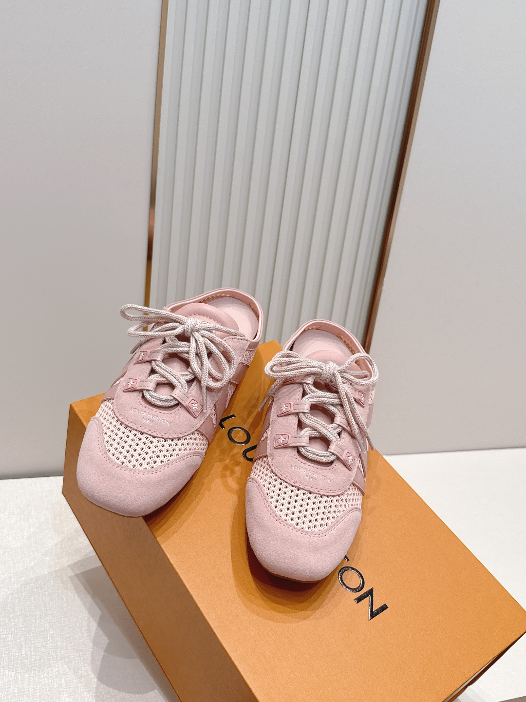 顶级版本： 半拖款Louis Vuitton路易威登驴牌春夏Sneakerina系列 芭蕾运动鞋 德训鞋