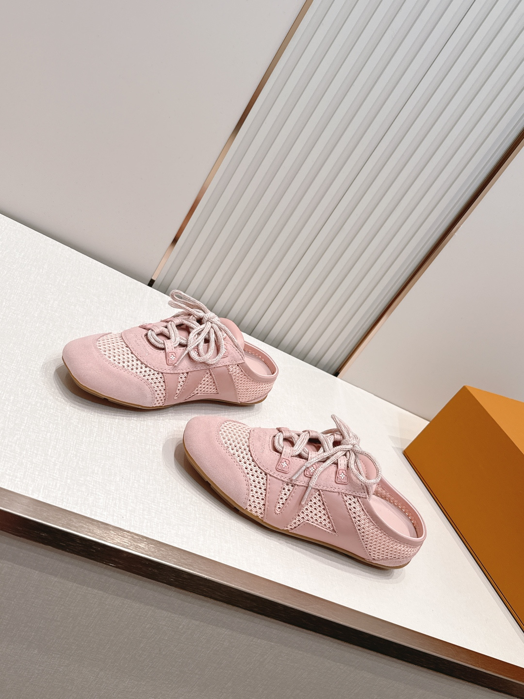 顶级版本： 半拖款Louis Vuitton路易威登驴牌春夏Sneakerina系列 芭蕾运动鞋 德训鞋