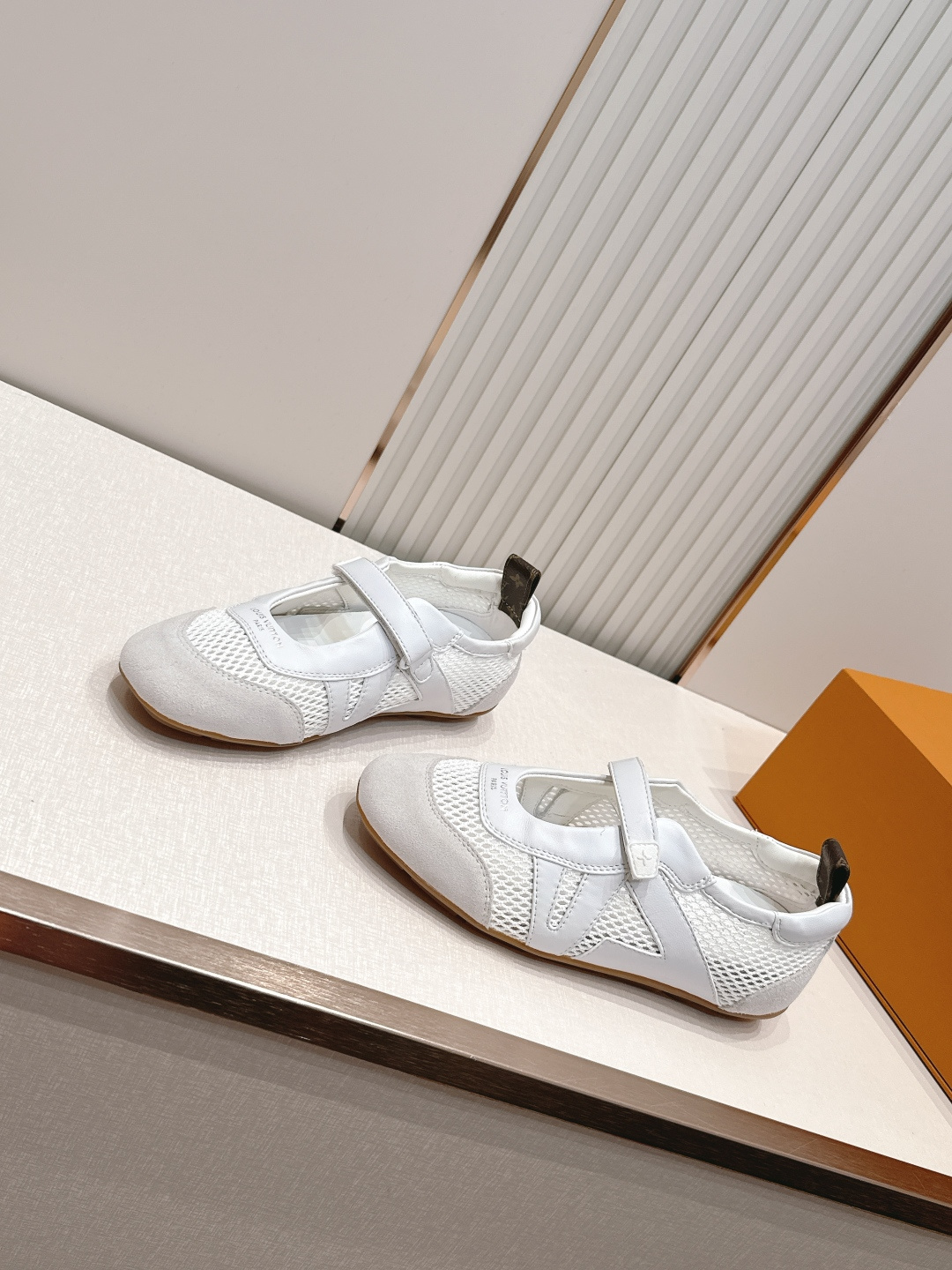顶级版本： Louis Vuitton路易威登驴牌春夏Sneakerina系列 芭蕾运动鞋 德训鞋 平底