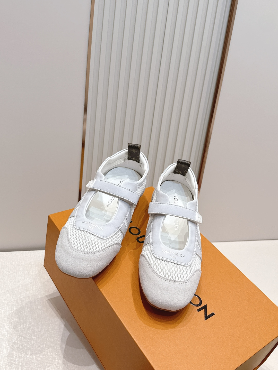 顶级版本： Louis Vuitton路易威登驴牌春夏Sneakerina系列 芭蕾运动鞋 德训鞋 平底