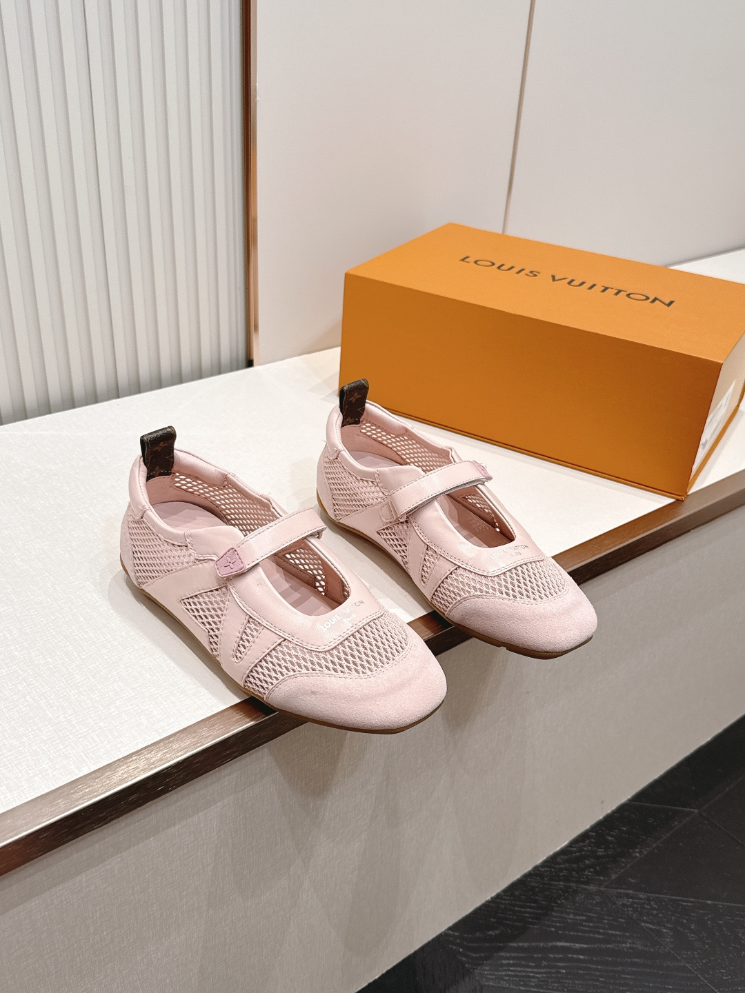 顶级版本： 半拖款Louis Vuitton路易威登驴牌春夏Sneakerina系列 芭蕾运动鞋 德训鞋