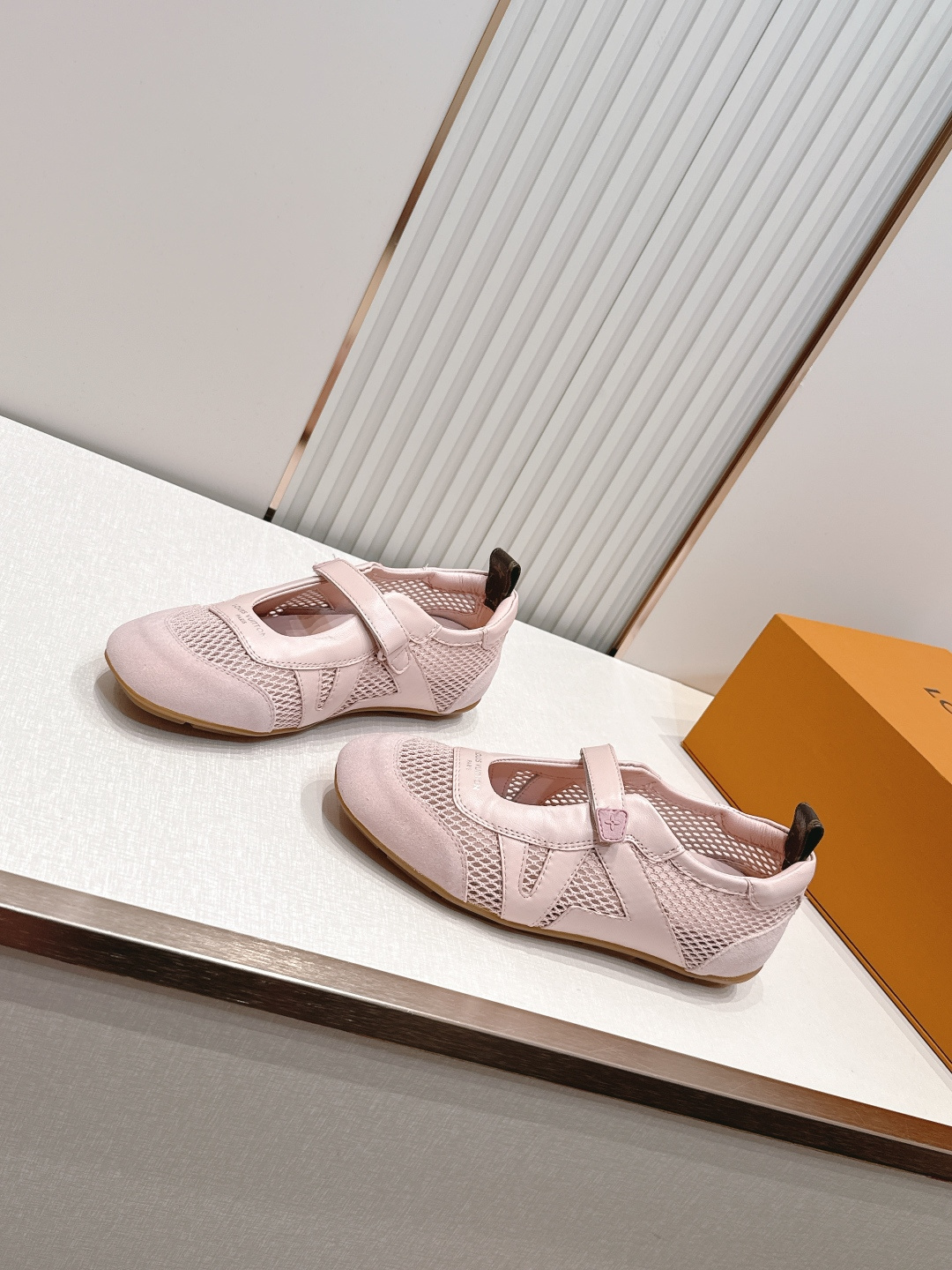 顶级版本： 半拖款Louis Vuitton路易威登驴牌春夏Sneakerina系列 芭蕾运动鞋 德训鞋