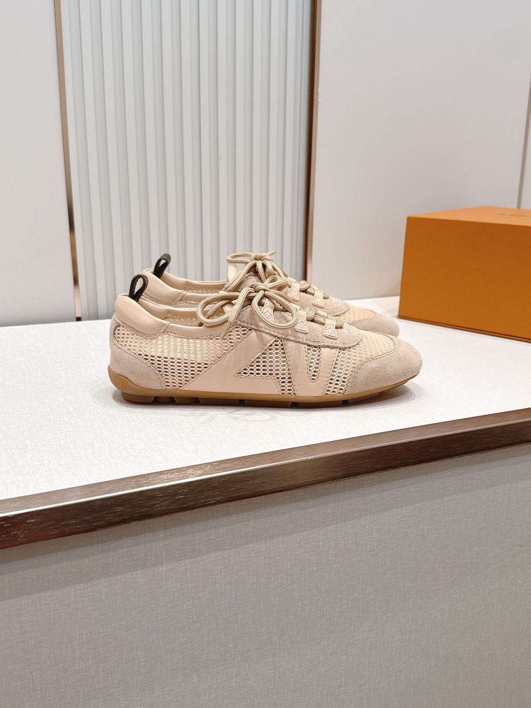 顶级版本： 半拖款Louis Vuitton路易威登驴牌春夏Sneakerina系列 芭蕾运动鞋 德训鞋