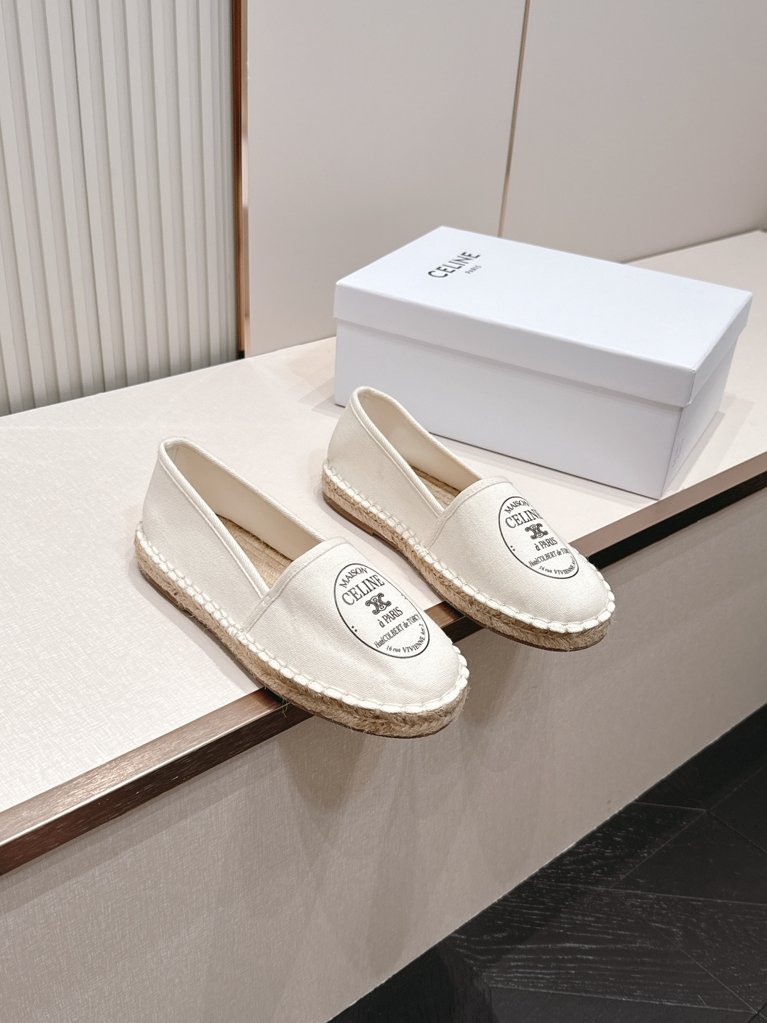 【CELINE·思琳】赛琳MAISON系列春夏最新款帆布渔夫鞋超多明星网红种草 鞋头印有“MAISON 