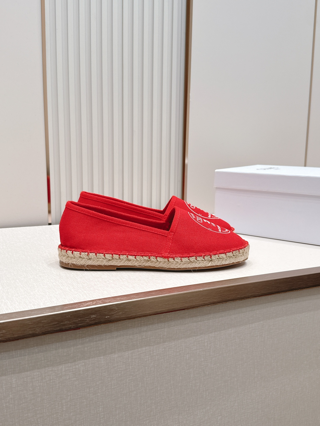 【CELINE·思琳】赛琳MAISON系列春夏最新款帆布渔夫鞋超多明星网红种草 鞋头印有“MAISON 
