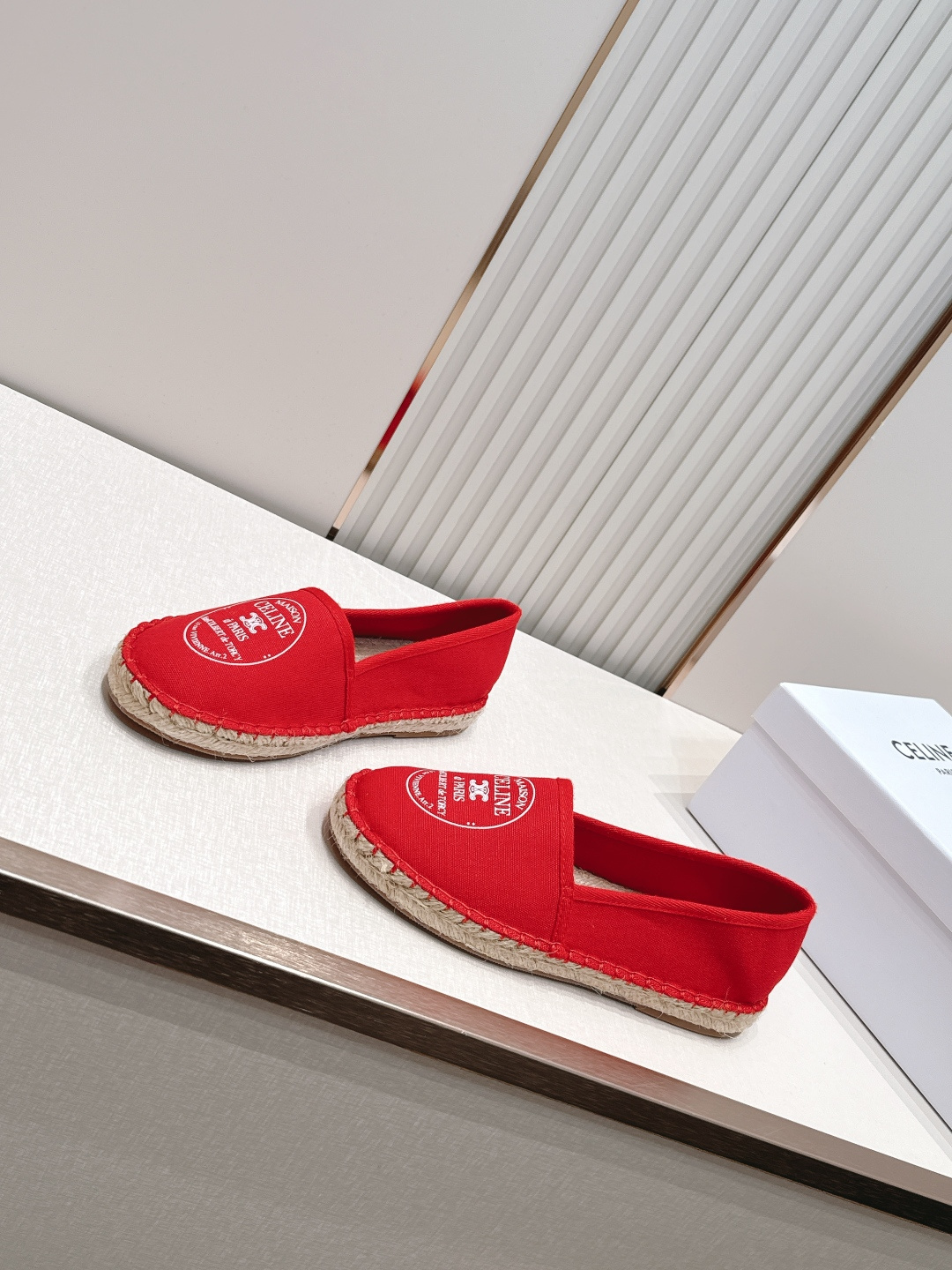 【CELINE·思琳】赛琳MAISON系列春夏最新款帆布渔夫鞋超多明星网红种草 鞋头印有“MAISON 