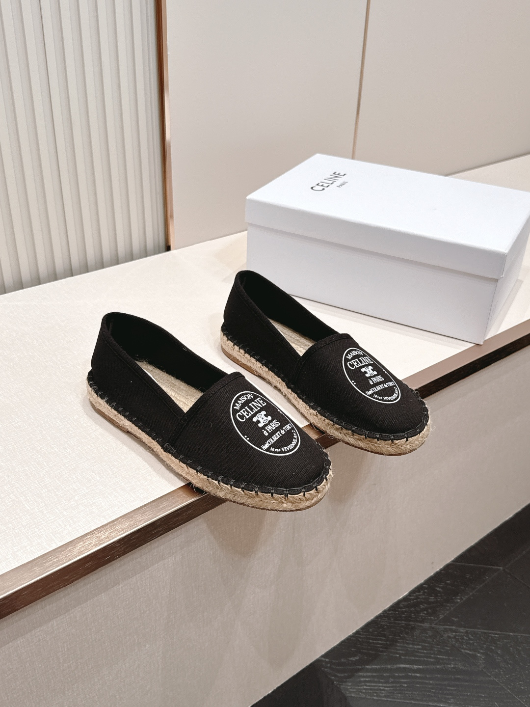 【CELINE·思琳】赛琳MAISON系列春夏最新款帆布渔夫鞋超多明星网红种草 鞋头印有“MAISON 