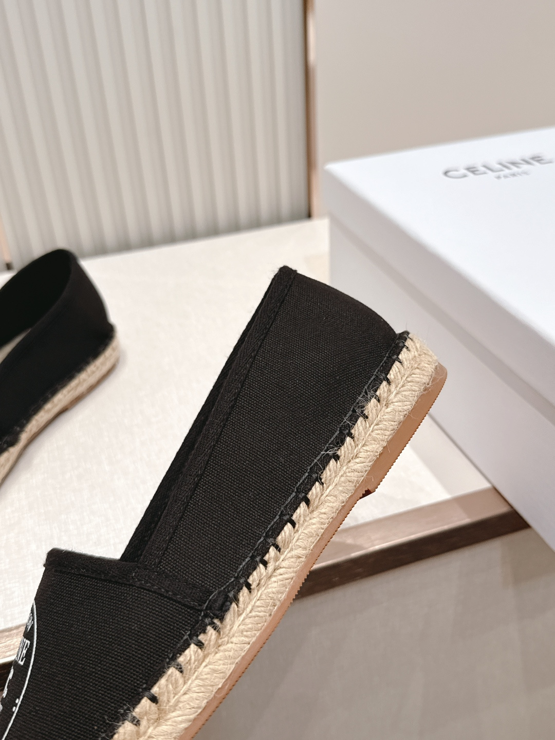 【CELINE·思琳】赛琳MAISON系列春夏最新款帆布渔夫鞋超多明星网红种草 鞋头印有“MAISON 