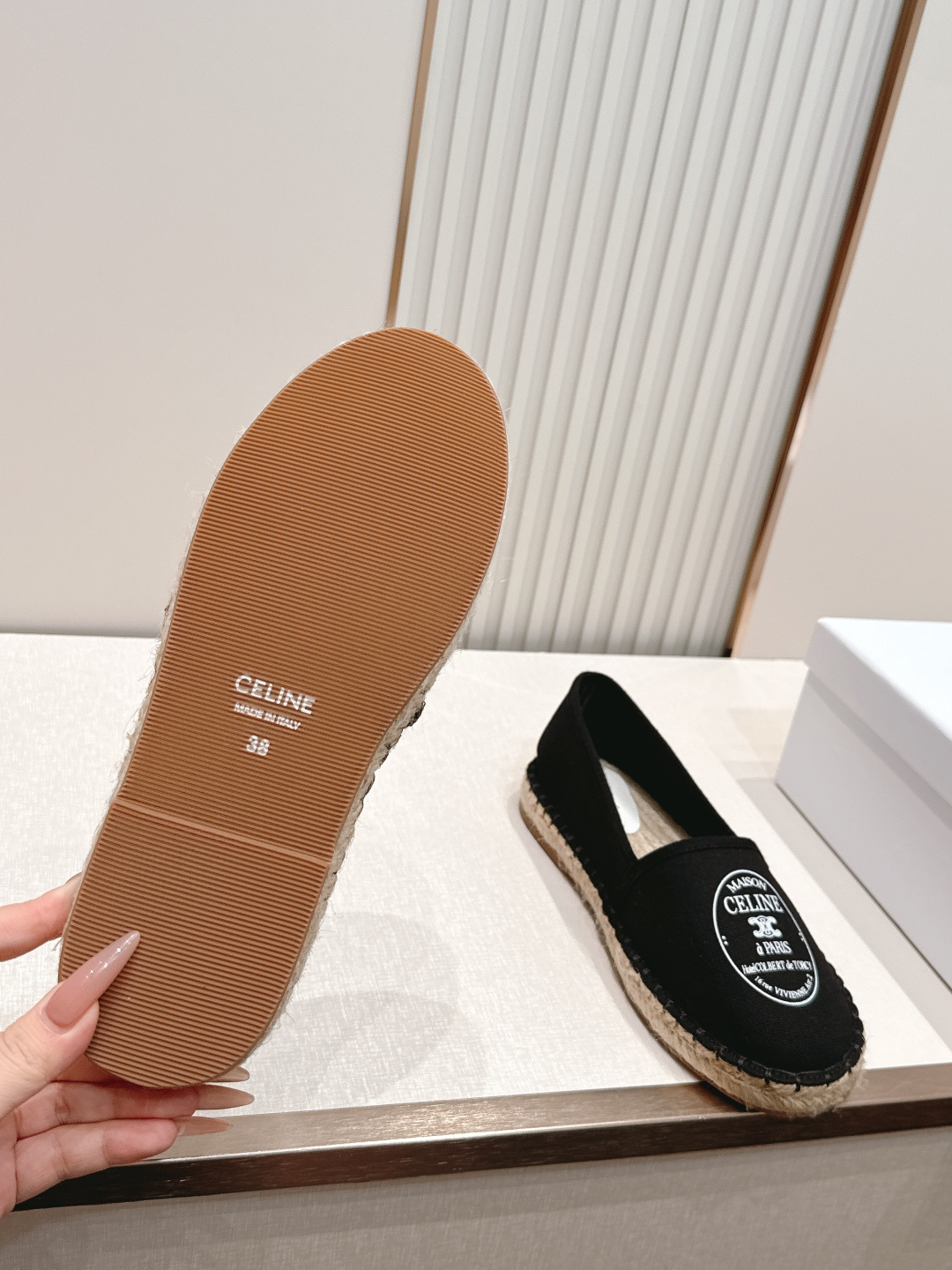 【CELINE·思琳】赛琳MAISON系列春夏最新款帆布渔夫鞋超多明星网红种草 鞋头印有“MAISON 