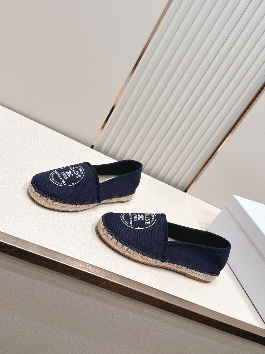 【CELINE·思琳】赛琳MAISON系列春夏最新款帆布渔夫鞋超多明星网红种草 鞋头印有“MAISON 