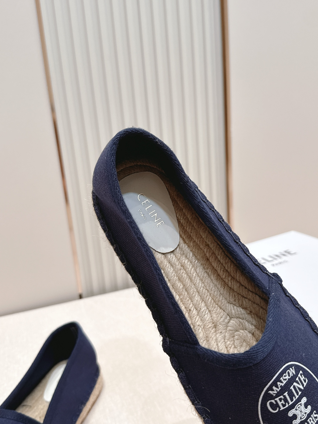 【CELINE·思琳】赛琳MAISON系列春夏最新款帆布渔夫鞋超多明星网红种草 鞋头印有“MAISON 