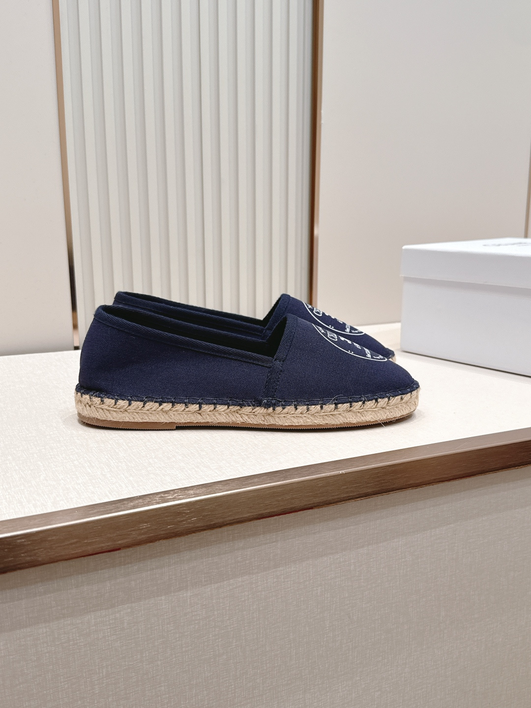 【CELINE·思琳】赛琳MAISON系列春夏最新款帆布渔夫鞋超多明星网红种草 鞋头印有“MAISON 