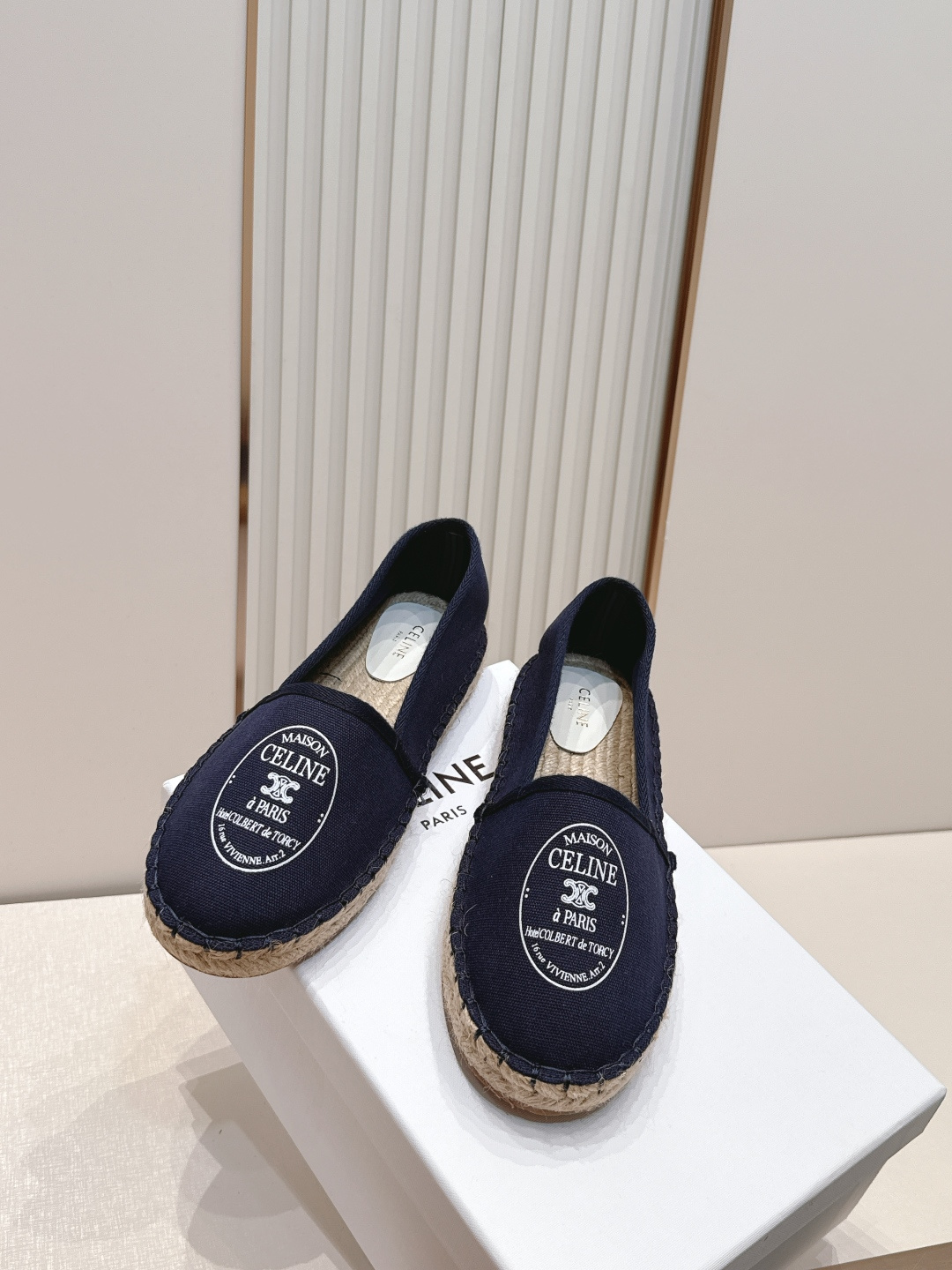 【CELINE·思琳】赛琳MAISON系列春夏最新款帆布渔夫鞋超多明星网红种草 鞋头印有“MAISON 