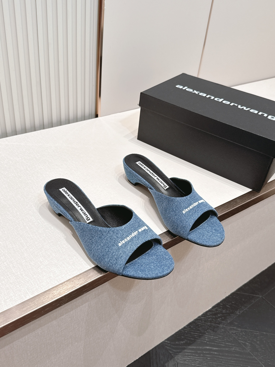 Alexander Wang26亚历山大王ss夏季新款中跟拖鞋夏日炸街神器，随性，经典版型，自带酷飒质感