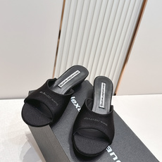 Alexander Wang26亚历山大王ss夏季新款中跟拖鞋夏日炸街神器,随性,经典版型,自带酷飒质感 Alexander Wang26亚历山大王ss夏季新款中跟拖鞋夏日炸街神器,随性,经典版型,自带酷飒质感