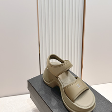 CHANEL香奈儿 2026vs夏季新款凉鞋系列……圆头厚底凉鞋 制皮面、颜色、定制独特的穿皮条复杂工艺 CHANEL香奈儿 2026vs夏季新款凉鞋系列……圆头厚底凉鞋 制皮面、颜色、定制独特的穿皮条复杂工艺