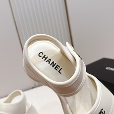 CHANEL香奈儿 2026vs夏季新款凉鞋系列……圆头厚底凉鞋 制皮面、颜色、定制独特的穿皮条复杂工艺 CHANEL香奈儿 2026vs夏季新款凉鞋系列……圆头厚底凉鞋 制皮面、颜色、定制独特的穿皮条复杂工艺