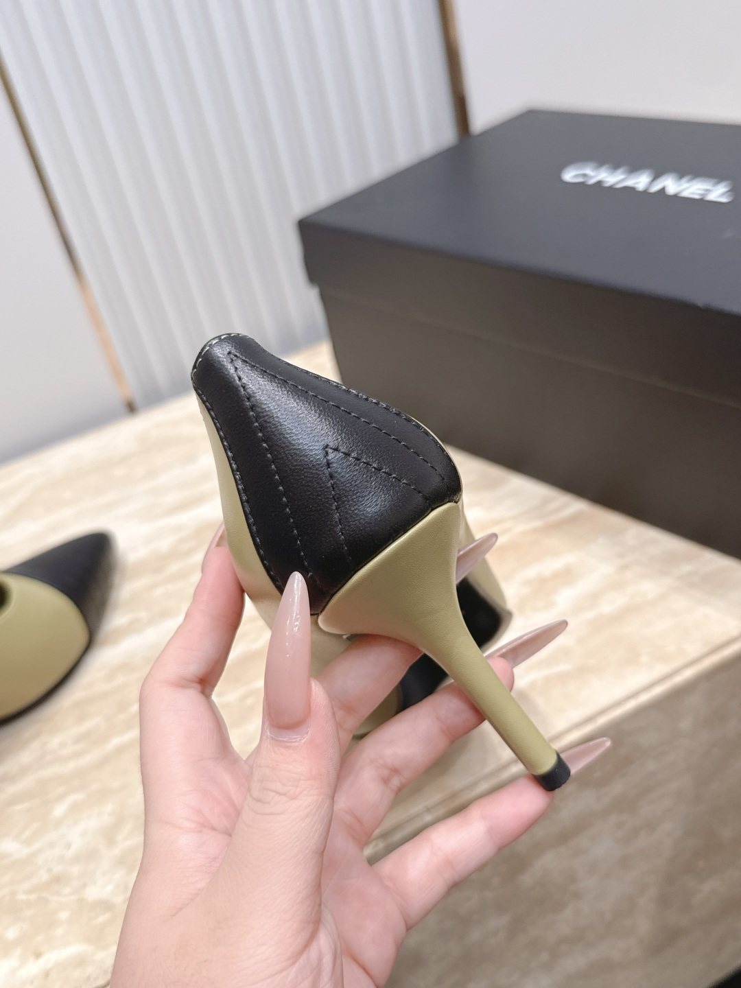 CHANEL 香奈儿26vs春夏专柜最新时装单鞋 平底/高跟尖头拼色系列简约又难以抗拒系 搭配展现与众不