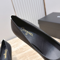 CHANEL 香奈儿26vs春夏专柜最新时装单鞋 平底/高跟尖头拼色系列简约又难以抗拒系 搭配展现与众不 CHANEL 香奈儿26vs春夏专柜最新时装单鞋 平底/高跟尖头拼色系列简约又难以抗拒系 搭配展现与众不