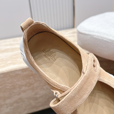 Hermes 爱马仕 最新 玛丽珍鞋魔术贴休闲鞋 一眠就很舒适的款 家族经典元素设计 上脚舒适轻便 Hermes 爱马仕 最新 玛丽珍鞋魔术贴休闲鞋 一眠就很舒适的款 家族经典元素设计 上脚舒适轻便
