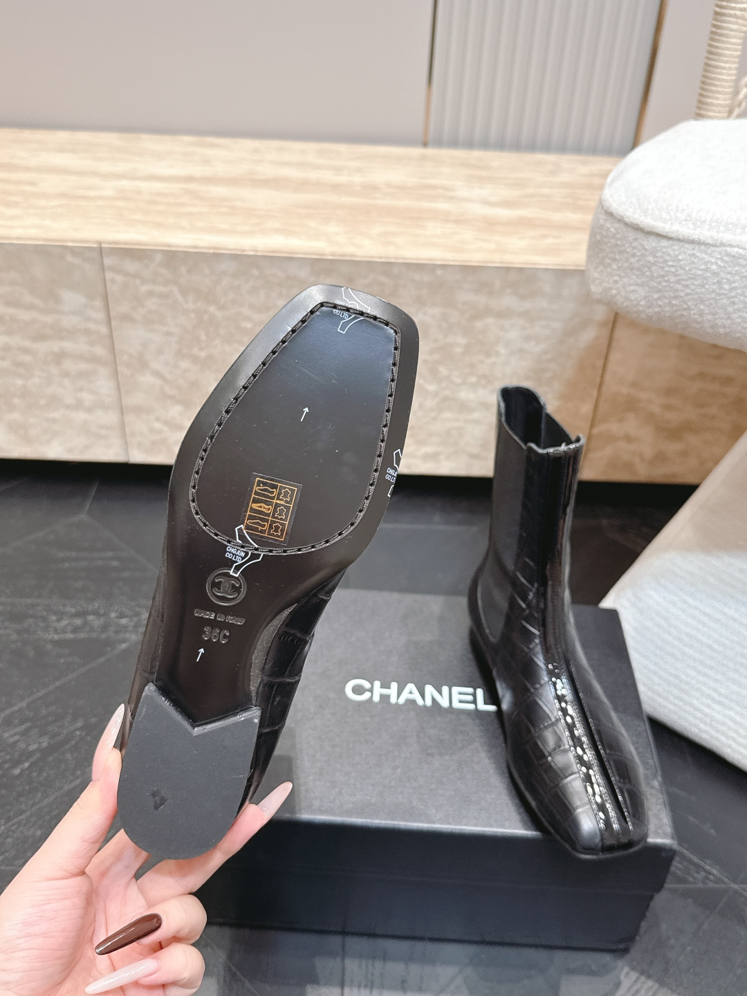 CHANEL 香奈儿 26a早秋专柜最新靴子系列……方头松紧短靴切尔西靴  香奈儿女士钟爱简约又难以抗拒