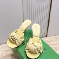 BV Cherry Flat Mule 舒适百搭 拖鞋 高跟 设计 舒适小羊皮 打结🪢 系列 跟高 9 BV Cherry Flat Mule 舒适百搭 拖鞋 高跟 设计 舒适小羊皮 打结🪢 系列 跟高 9