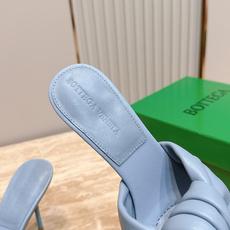 BV Cherry Flat Mule 舒适百搭 拖鞋 高跟 设计 舒适小羊皮 打结🪢 系列 跟高 9 BV Cherry Flat Mule 舒适百搭 拖鞋 高跟 设计 舒适小羊皮 打结🪢 系列 跟高 9