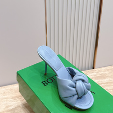 BV Cherry Flat Mule 舒适百搭 拖鞋 高跟 设计 舒适小羊皮 打结🪢 系列 跟高 9 BV Cherry Flat Mule 舒适百搭 拖鞋 高跟 设计 舒适小羊皮 打结🪢 系列 跟高 9