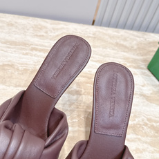 BV Cherry Flat Mule 舒适百搭 拖鞋 高跟 设计 舒适小羊皮 打结🪢 系列 跟高 9 BV Cherry Flat Mule 舒适百搭 拖鞋 高跟 设计 舒适小羊皮 打结🪢 系列 跟高 9