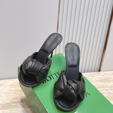 BV Cherry Flat Mule 舒适百搭 拖鞋 高跟 设计 舒适小羊皮 打结🪢 系列 跟高 9 BV Cherry Flat Mule 舒适百搭 拖鞋 高跟 设计 舒适小羊皮 打结🪢 系列 跟高 9