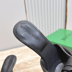 BV Cherry Flat Mule 舒适百搭 拖鞋 高跟 设计 舒适小羊皮 打结🪢 系列 跟高 9 BV Cherry Flat Mule 舒适百搭 拖鞋 高跟 设计 舒适小羊皮 打结🪢 系列 跟高 9