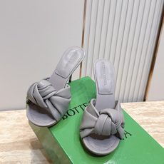 BV Cherry Flat Mule 舒适百搭 拖鞋 高跟 设计 舒适小羊皮 打结🪢 系列 跟高 9 BV Cherry Flat Mule 舒适百搭 拖鞋 高跟 设计 舒适小羊皮 打结🪢 系列 跟高 9