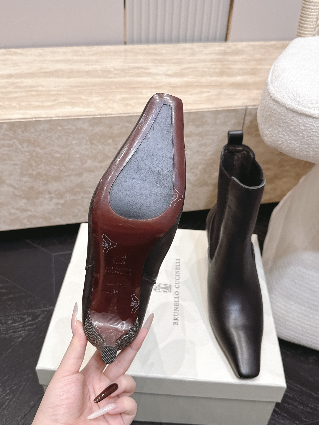 Brunello Cucinelli新款BC秋冬靴子系列 高跟橡筋靴 BC是意大利知名品牌，极简主义风格