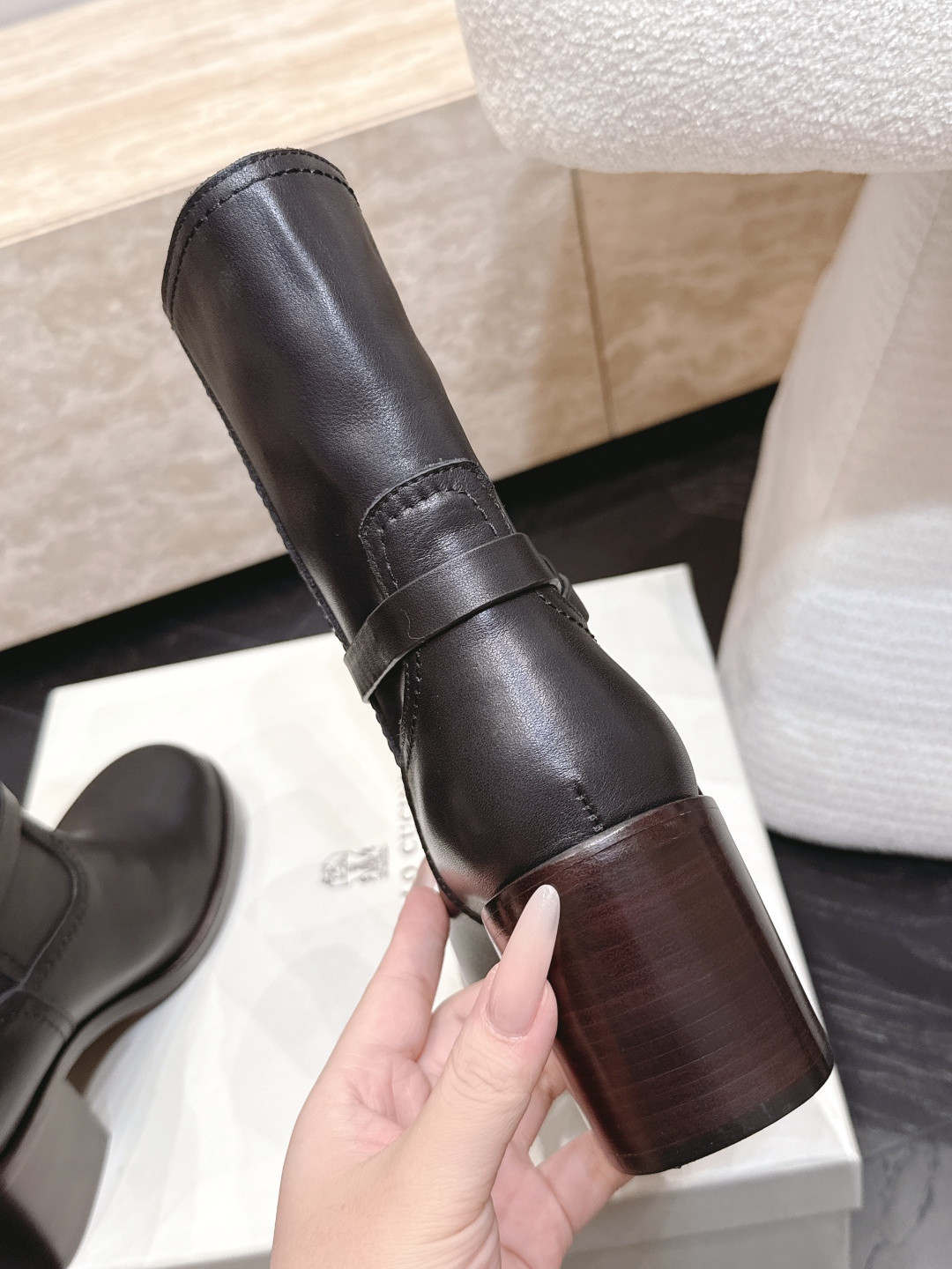 Brunello Cucinelli新款BC秋冬靴子系列 高跟皮带扣短靴 BC是意大利知名品牌，极简主义